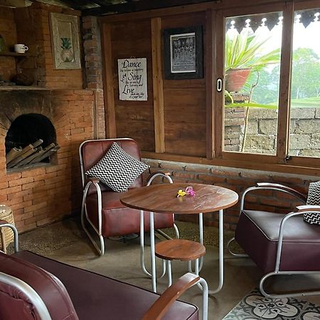Villa Kts - Kubu Tepi Sawah à Selemadeg Extérieur photo
