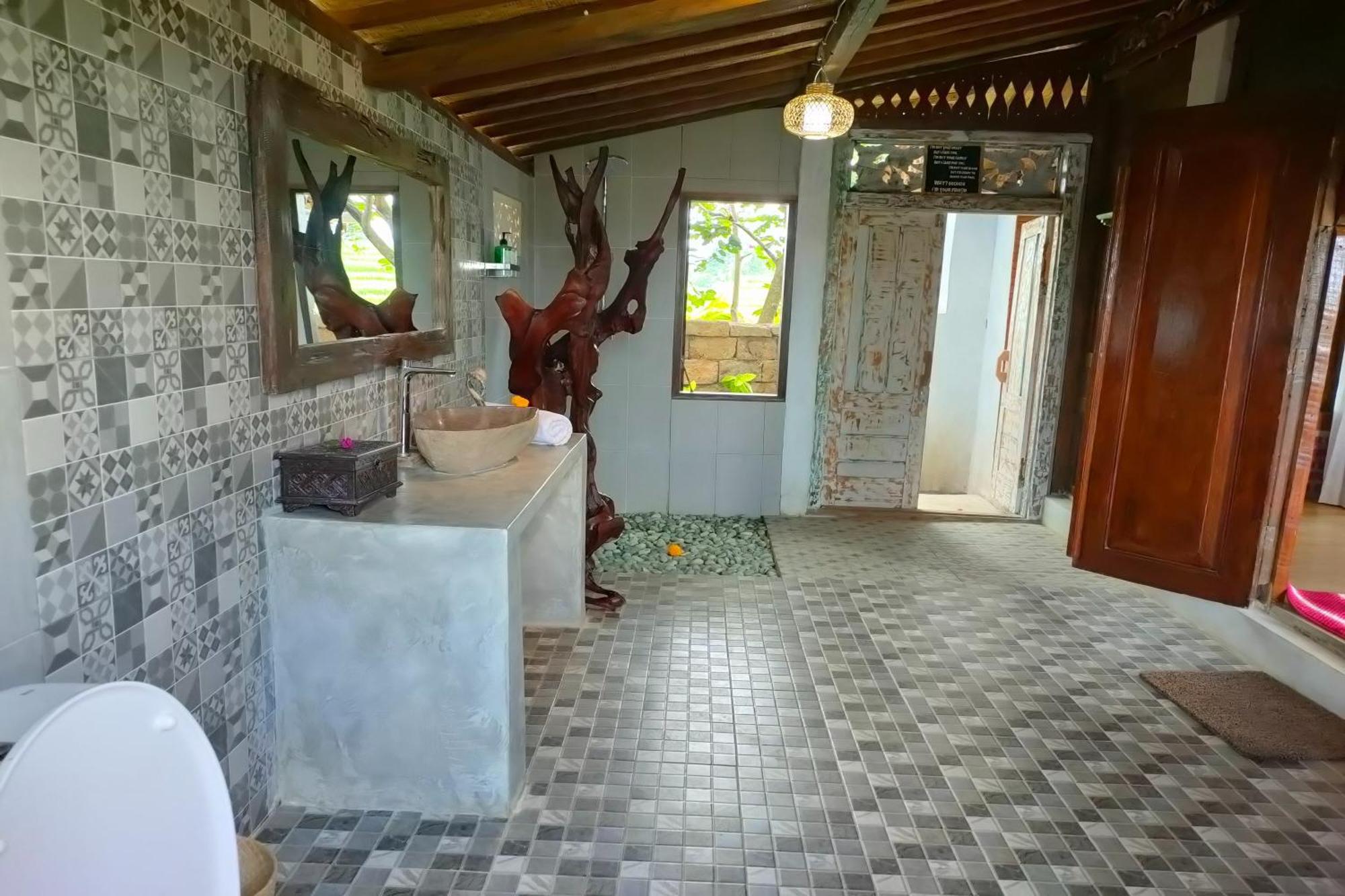 Villa Kts - Kubu Tepi Sawah à Selemadeg Extérieur photo