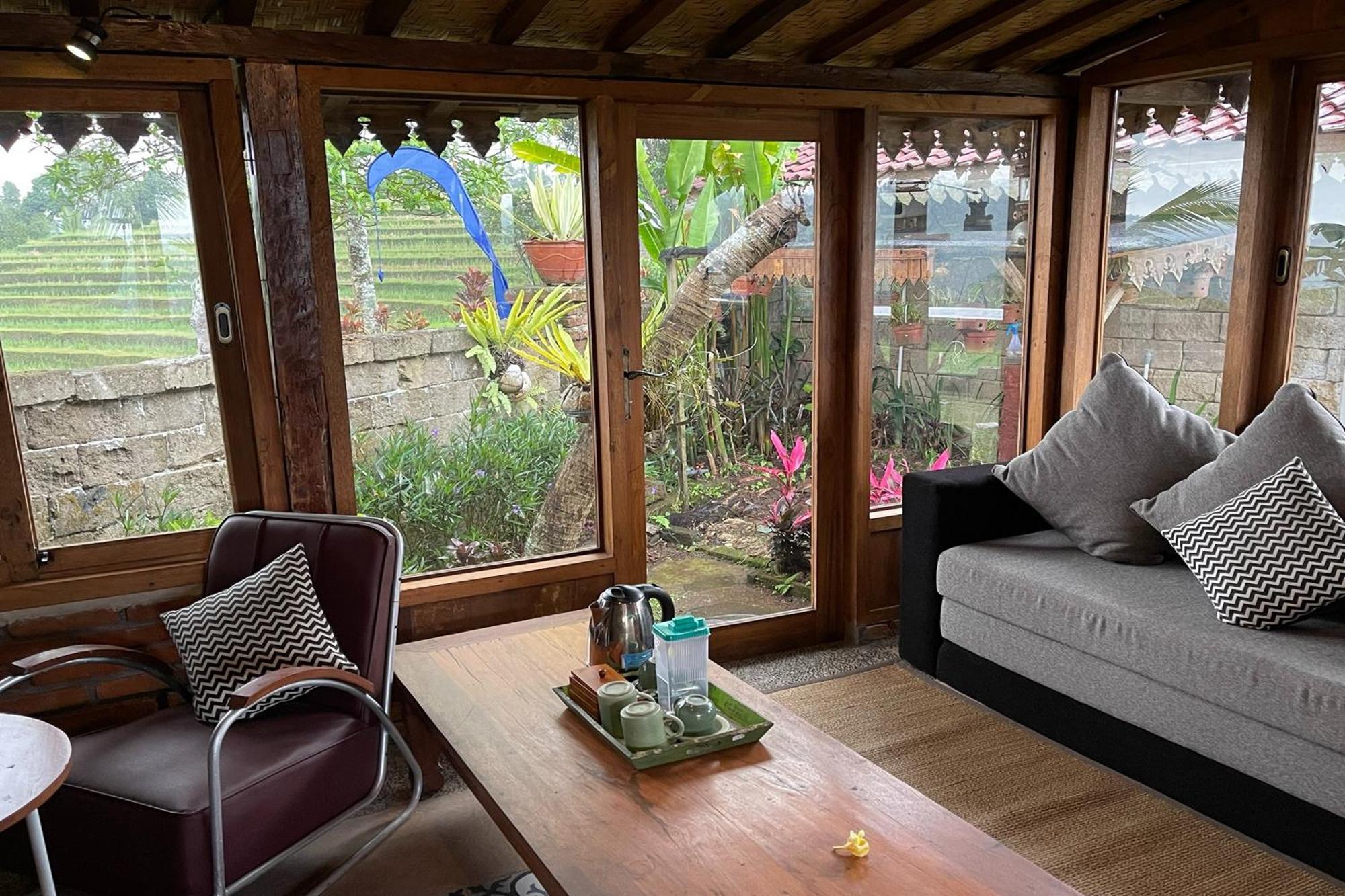 Villa Kts - Kubu Tepi Sawah à Selemadeg Extérieur photo