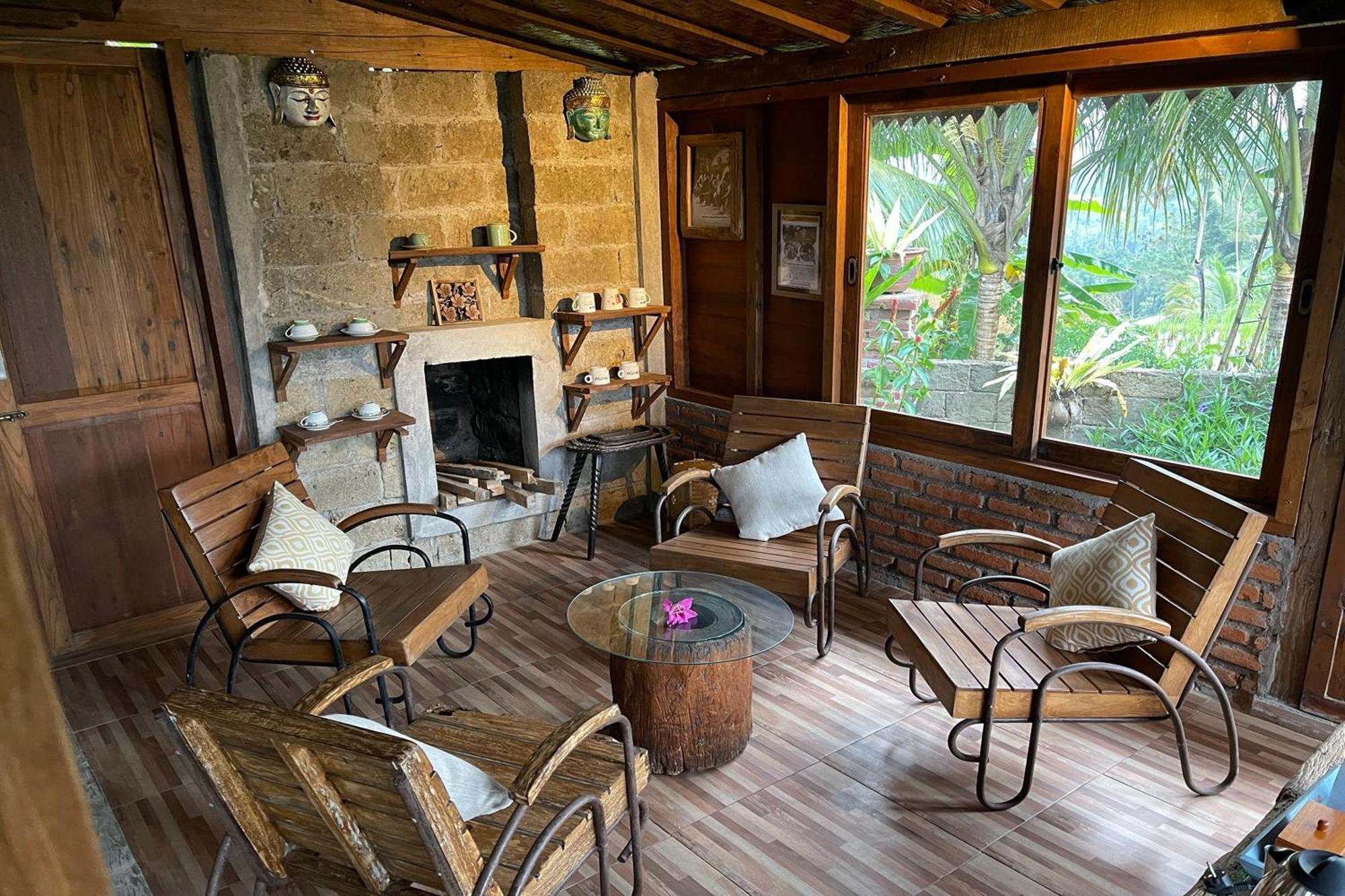 Villa Kts - Kubu Tepi Sawah à Selemadeg Extérieur photo