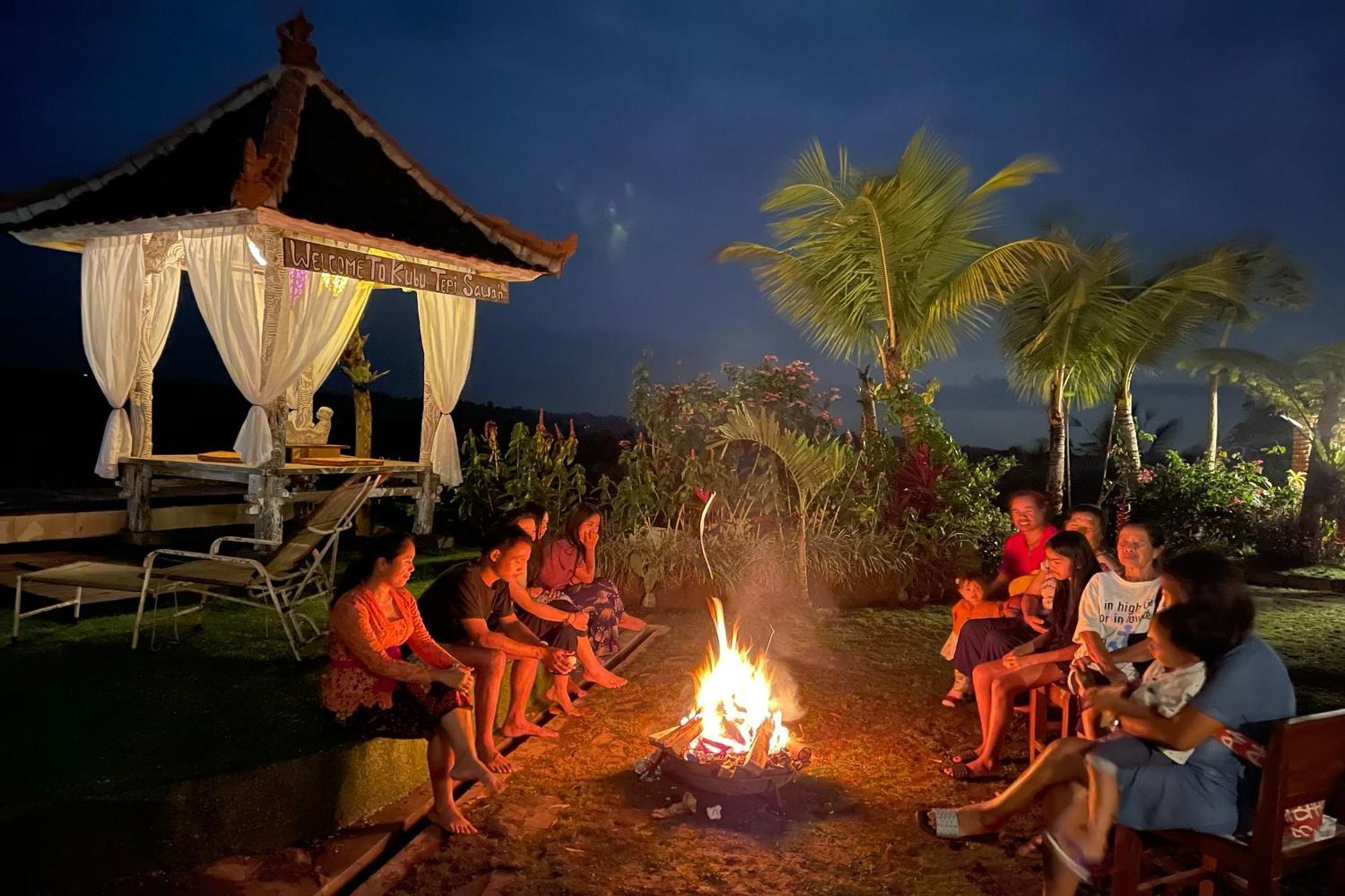 Villa Kts - Kubu Tepi Sawah à Selemadeg Extérieur photo