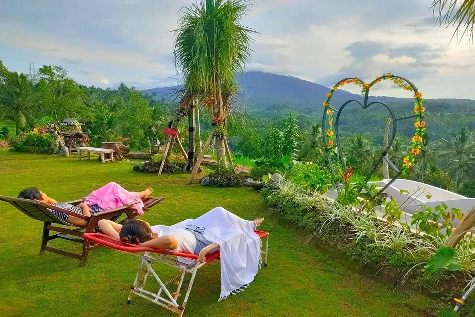 Villa Kts - Kubu Tepi Sawah à Selemadeg Extérieur photo