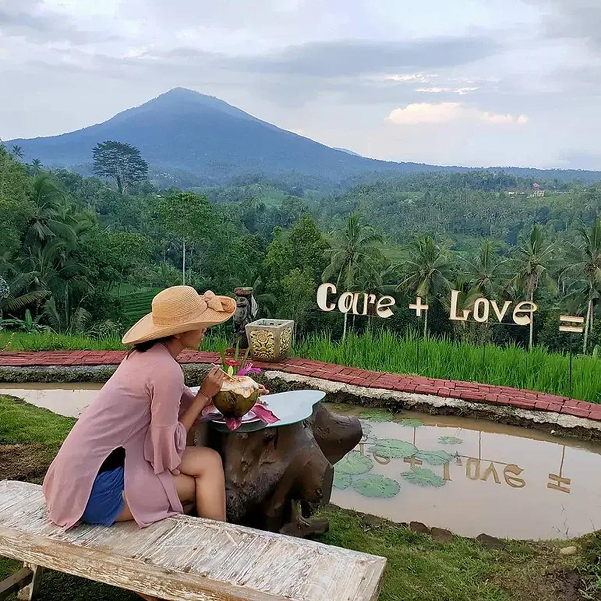 Villa Kts - Kubu Tepi Sawah à Selemadeg Extérieur photo